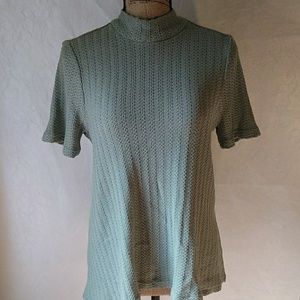 Doe & Rae green top with a key hole in back.(SALE)